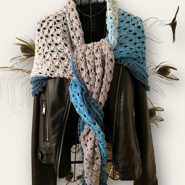 Triangular Scarf "Erigone"