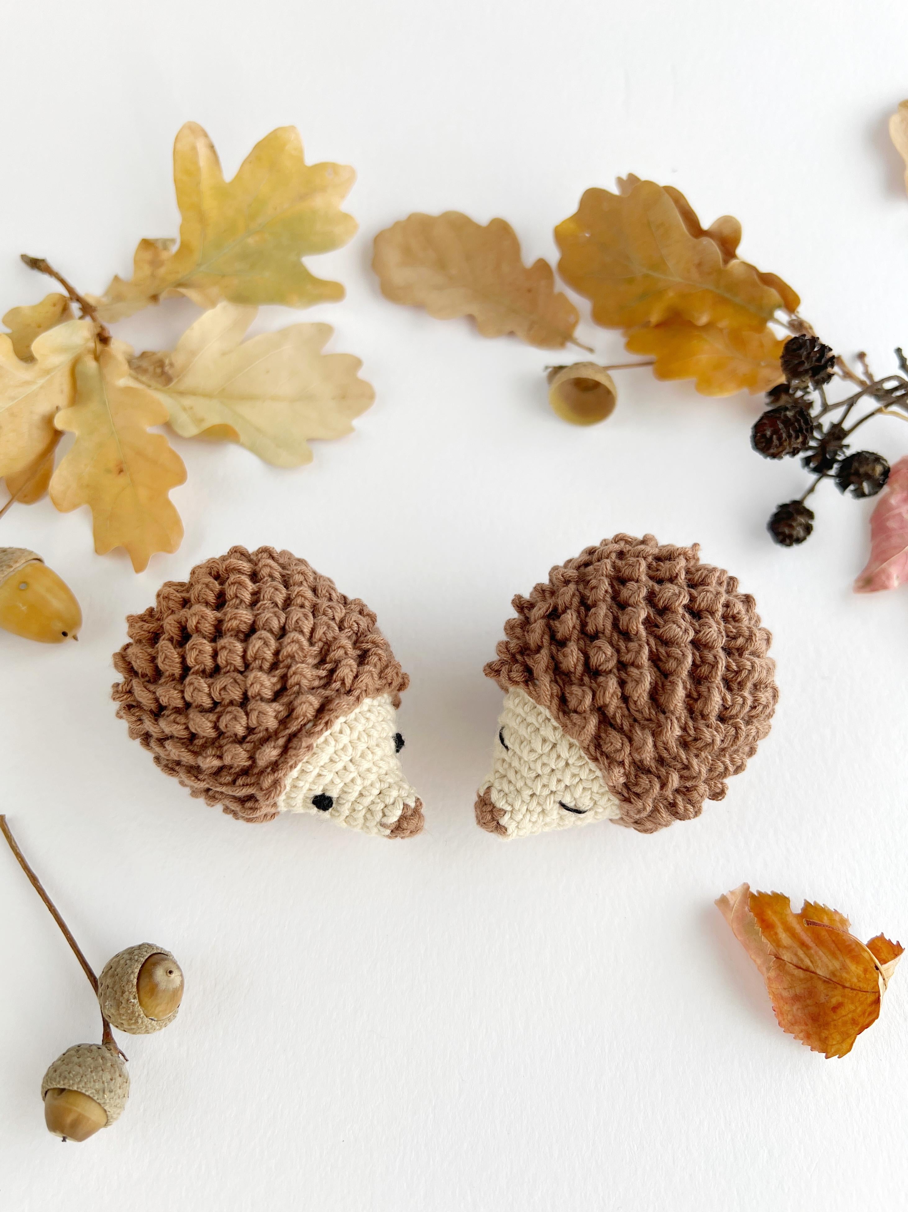 Hedgehog no sew crochet pattern, Amigurumi hedgehog keychain, Mini crochet animal