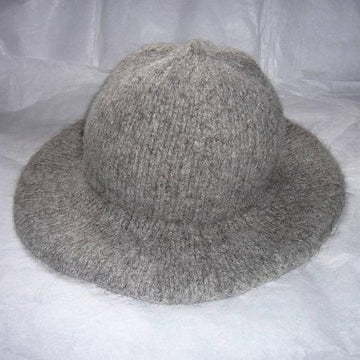 Broad brimmed monmouth cap