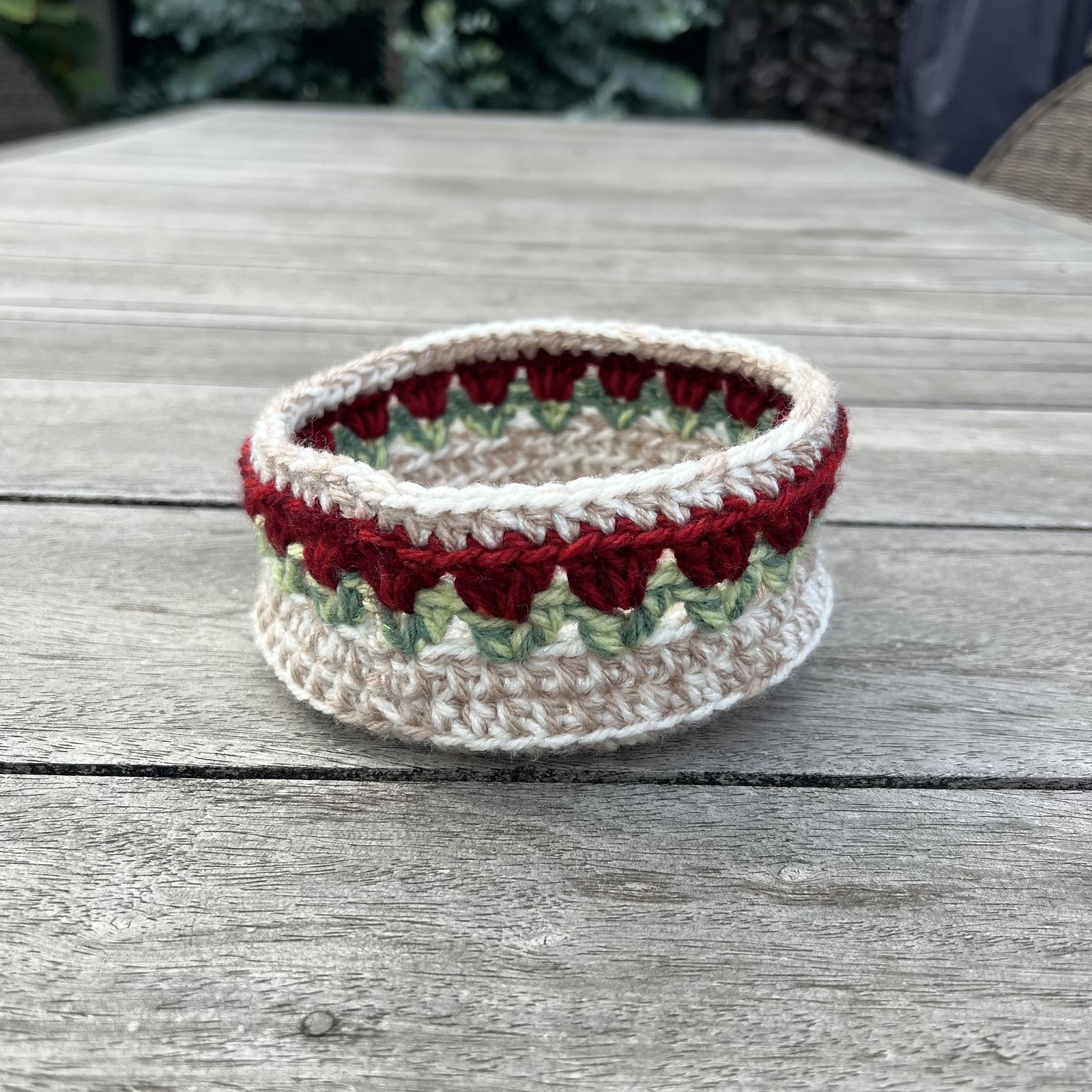 Round Tulip Basket