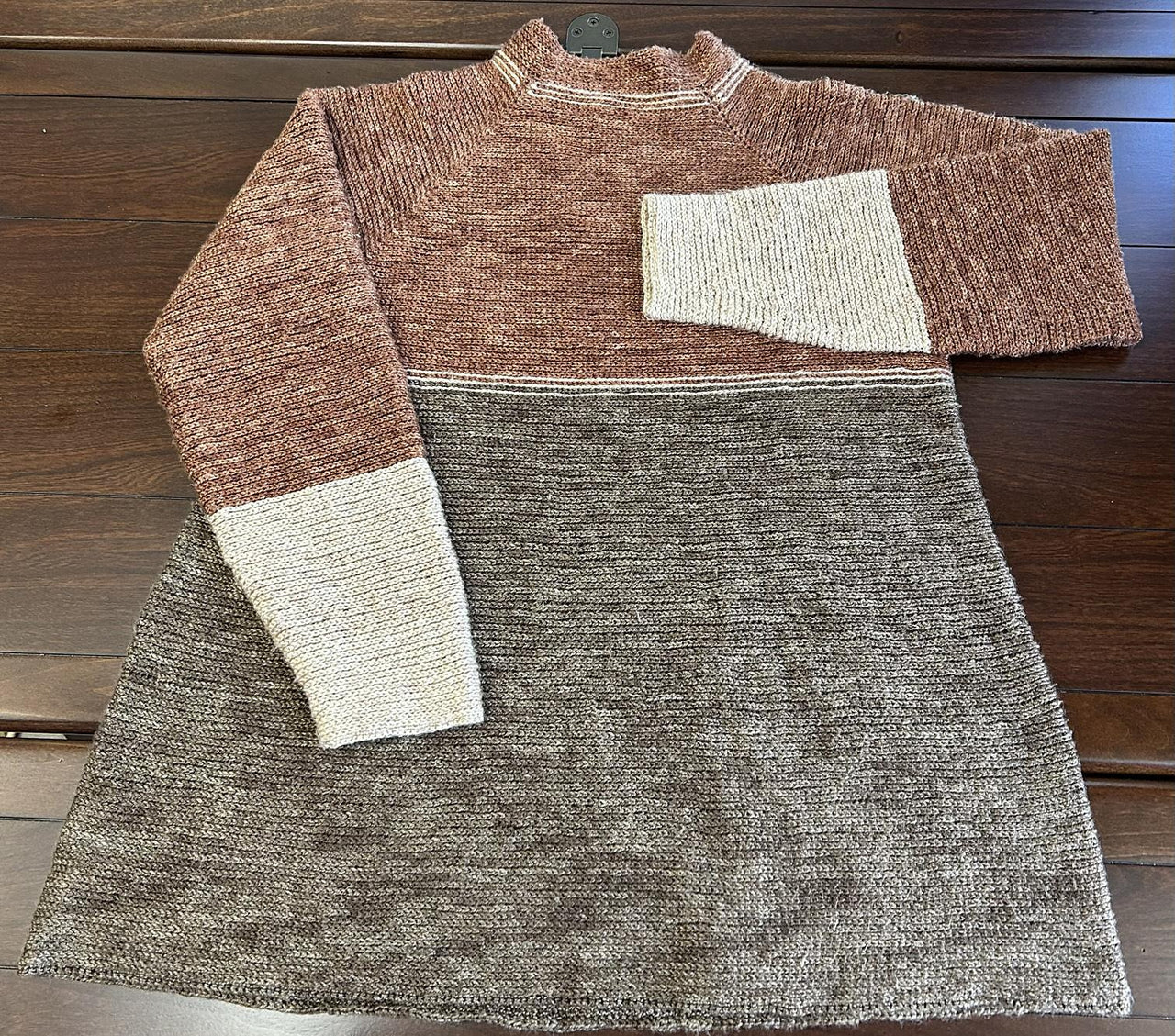 Tadeshi Raglan Pullover