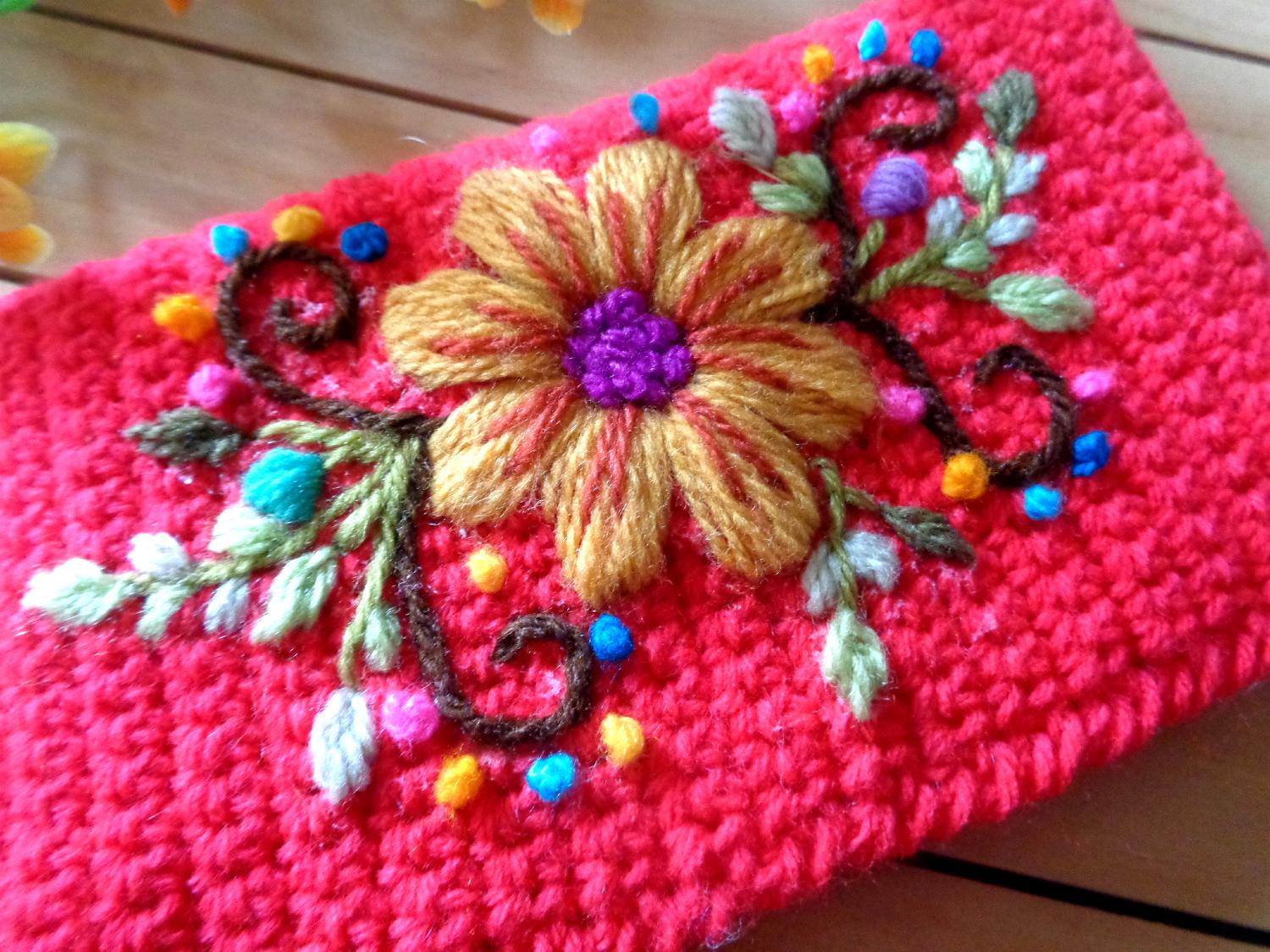 Elvira Pouch Bag