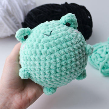 Crochet plush Frog pattern