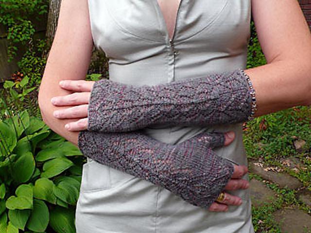 Orchid Lace Mitts