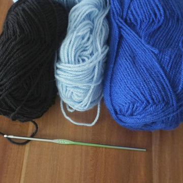 Crochet pattern microphone