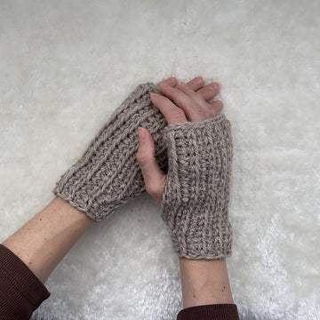 Sandy Fingerless Mittens
