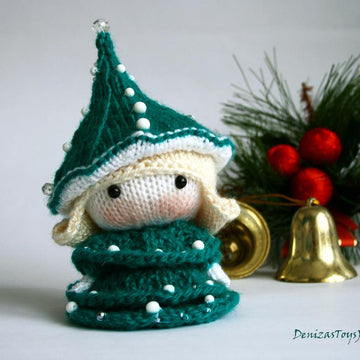 Tanoshi Small Doll in the Christmas Tree dress