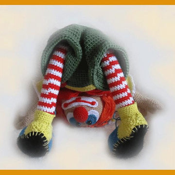 Little Clown Pipa amigurumi doll
