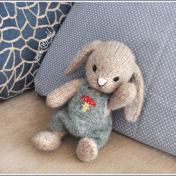 Bunny Dungarees and Beret, Back-and-forth knitting