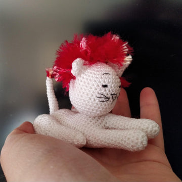 Bavovnyatko the white lion