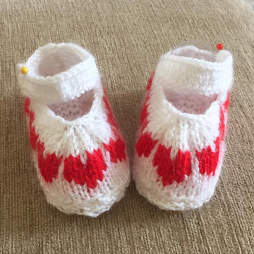 Queen of Hearts Shoes and Bonnet Prem Baby and 0-3mths