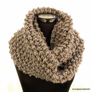 Chunky Crochet Circle Scarf Unisex