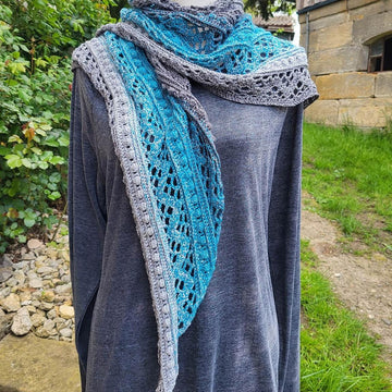 Triangular Scarf "Aglaia"