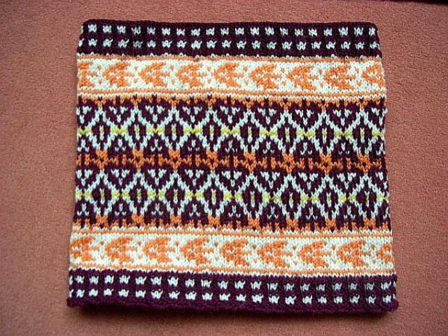 Autumn leaves cowl