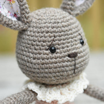 Lace collar bunny