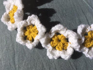 Daisy chain head band