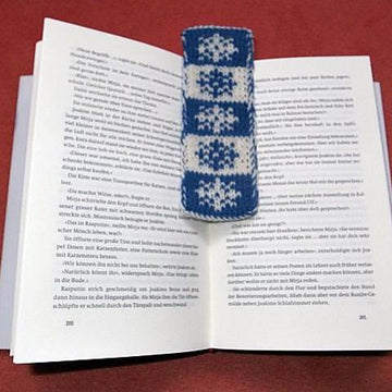 Snowflakes bookscarf