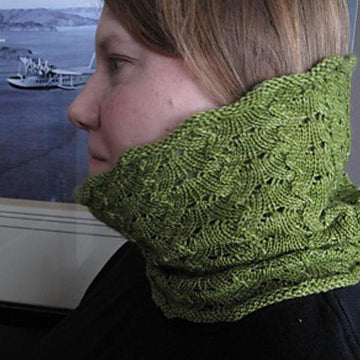 Endive Lace Cowl