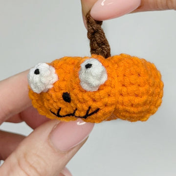 Crochet pumpkin pattern, easy crochet amigurumi pumpkin, Halloween crochet keychain