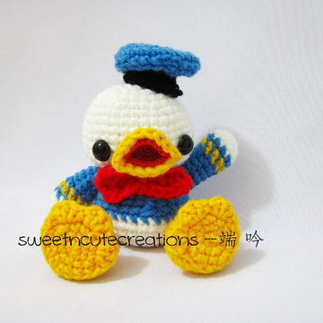 Amigurumi baby donald duck