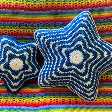 Large star cushion by HueLaVive