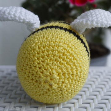 Crochet pattern: bee Summsumm!