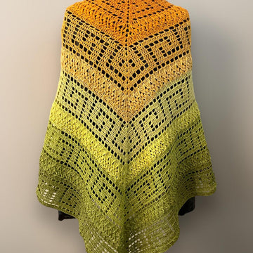 Triangular Scarf "Olympia"