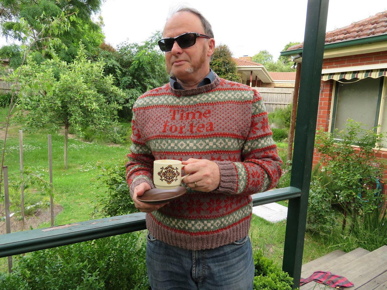 Catchword Pullover