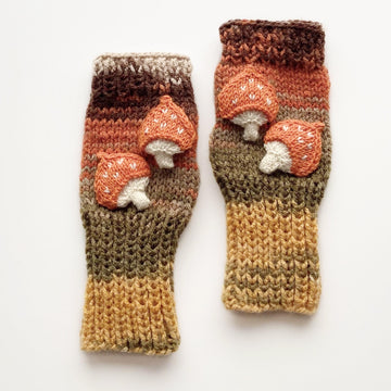 Fingerless gloves with mushrooms