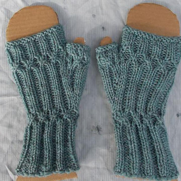 Elegant Ribbed Mitts