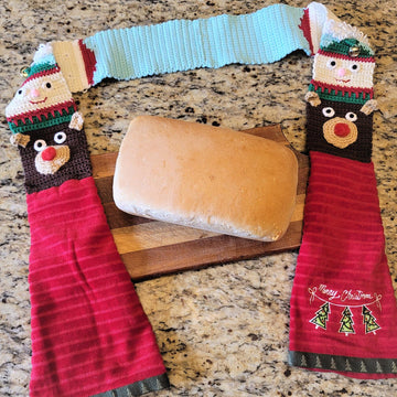 Christmas Totem Pole Kitchen Boa