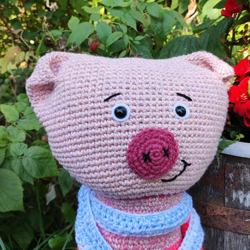 Scrap yarn Pig