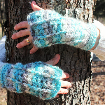 Shells Fingerless Gloves