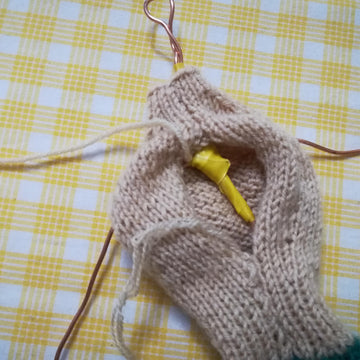 Toy knitting pattern, Knitting The Little Mermaid doll