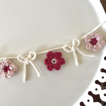 Ditsy Flowers & Bows Crochet Garland Pattern