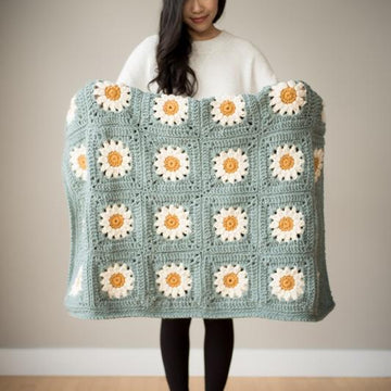 Cozy Days Daisy Blanket