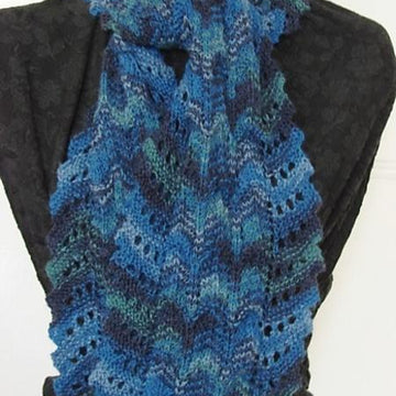 Wavy scarf, lacy garter st zig-zag edges