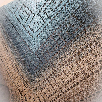 Triangular Scarf "Olympia"