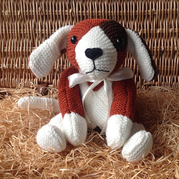 Knitted Square Hound Dog