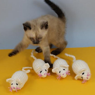 3 Blind Mice Kitten Toy