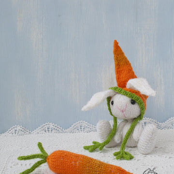 Knitted flat Easter Bunny and carrot