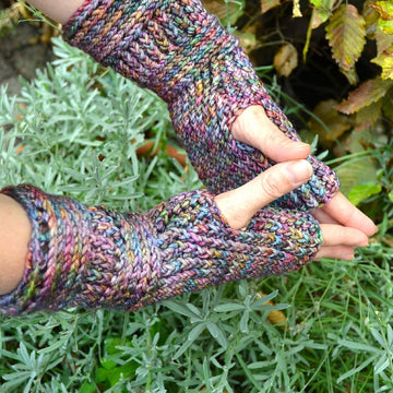Blue notes mittens