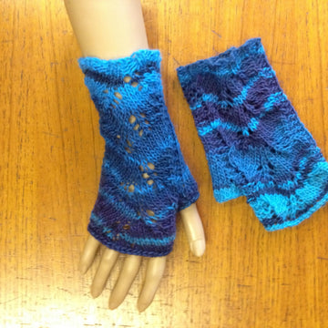 Leafy DK Fingerless Gloves