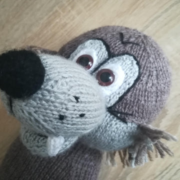 Big Wolf Toy Knitting pattern, knit DIY plush wolf for the tale of the 3 pigs