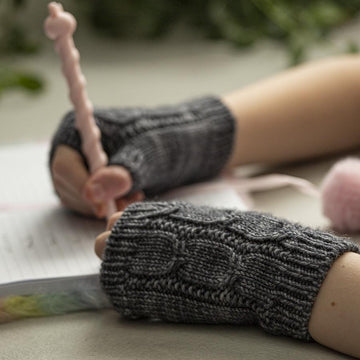 Rosebuds Mittens