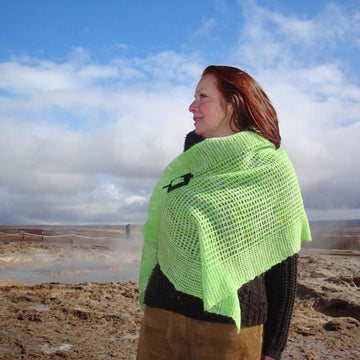 Light and soft shawls (English)
