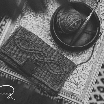 Aisling Infinity Crochet Clutch
