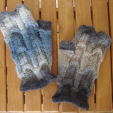 Lacy wavy fingerless mitts