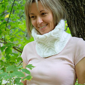 White Tenderness Cowl