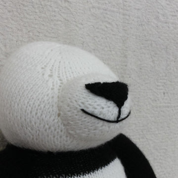 Toy  knitting paterns -Knitted Panda  kung fu